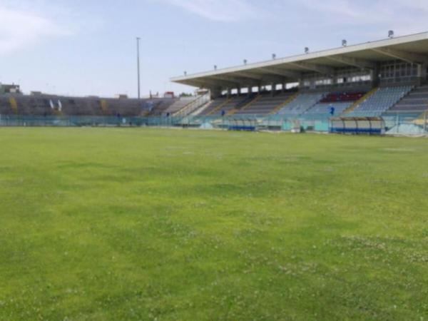 CALCIO – Brindisi, piove sul bagnato:alcuni calciatori lamentano stipendi&nbsp;arretrati