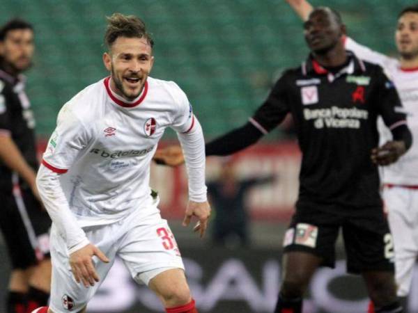 CALCIO – Bari, l’ex Floro Flores: “Rammarico per il primo anno. La società nel corso della seconda stagione ci ha preso in&nbsp;giro”