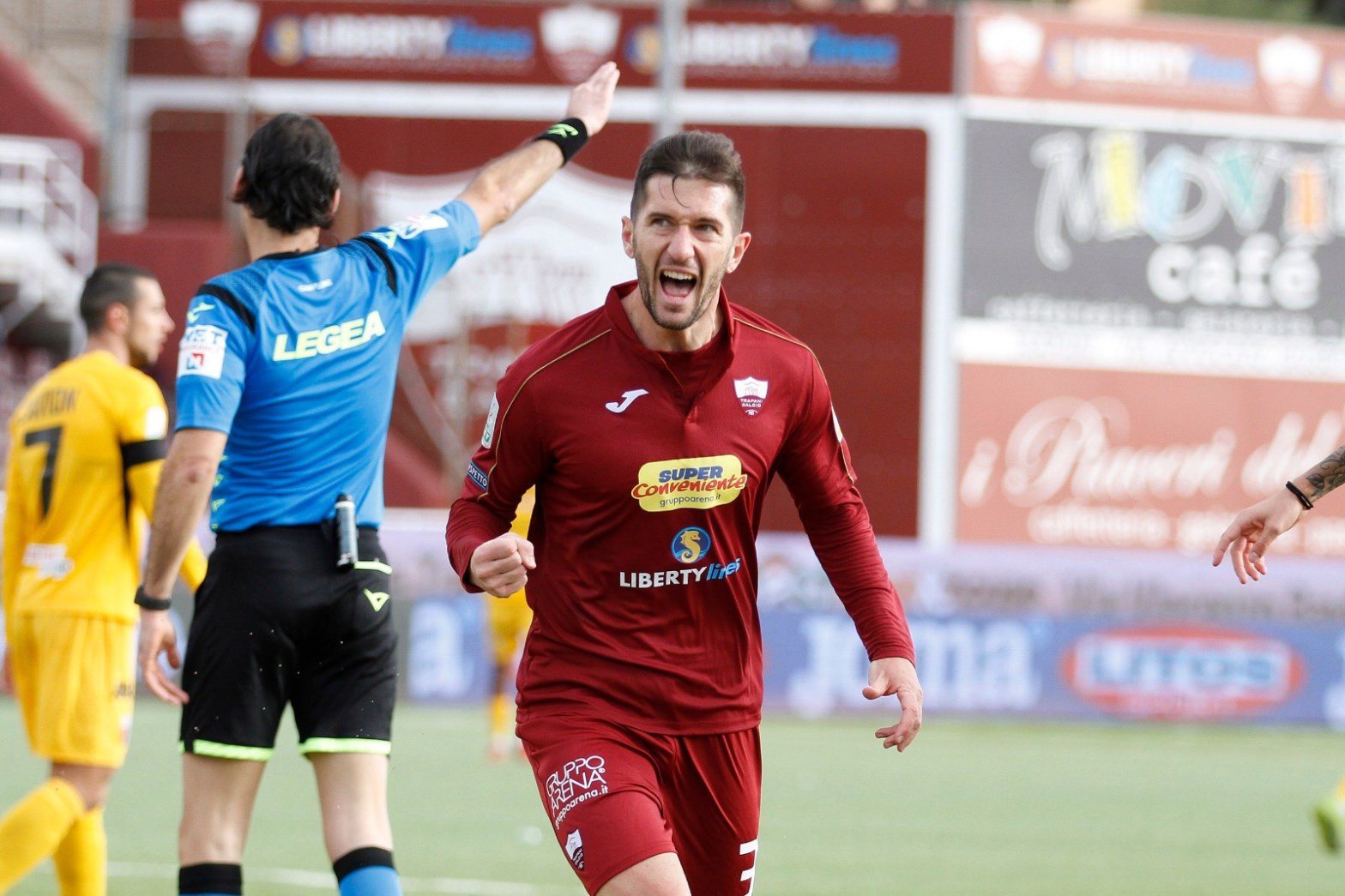 CALCIOMERCATO - Lecce: Pettinari in uscita, occhi dalla cadetteria