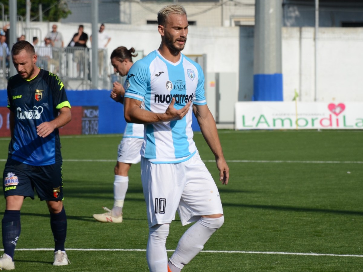 CALCIO – V.Francavilla, Perez: “Accettato la Virtus nonostante Trinchera mi volesse a Cosenza in&nbsp;B”